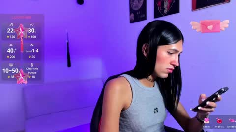 Snapshot of jadebenett chatting on 12-21-24, 01:04 Jade Benett online show from 12-21-24, 01:04