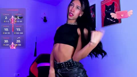 Snapshot of jadebenett chatting on 12-28-24, 02:43 Jade Benett online show from 12-28-24, 02:43