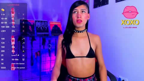 Snapshot of jadebenett chatting on 02-08-25, 01:00 Jade Benett online show from 02-08-25, 01:00