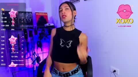 Snapshot of jadebenett chatting on 02-22-25, 05:02 Jade Benett online show from 02-22-25, 05:02