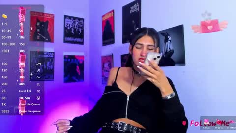 Snapshot of jadebenett chatting on 03-07-25, 02:04 Jade Benett online show from 03-07-25, 02:04