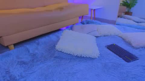 jadee__ online show from 10-15-25, 01:06