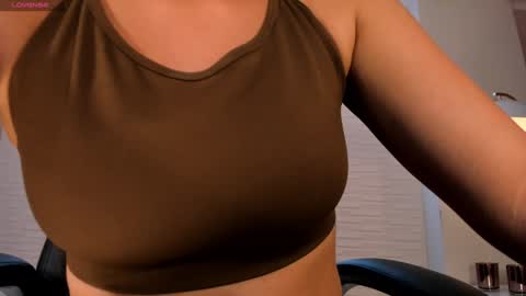 JADE EVANS online show from 01-24-25, 05:42