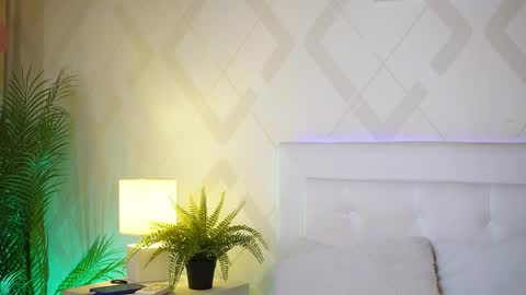  Jade  online show from 12-15-25, 08:24