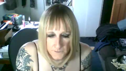 Snapshot of jadeladyboyminx chatting on 02-05-26, 02:11 Jademinx online show from 02-05-26, 02:11
