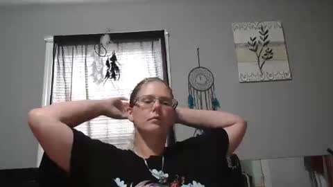 JadeLuv online show from 10-19-25, 04:18