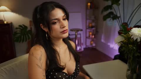 Snapshot of jadeperez_ chatting on 10-19-25, 12:33 Jade online show from 10-19-25, 12:33