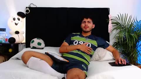 Snapshot of jaiden_thoner chatting on 11-05-25, 06:24 Jaiden online show from 11-05-25, 06:24