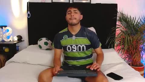 Snapshot of jaiden_thoner chatting on 11-28-25, 06:27 Jaiden online show from 11-28-25, 06:27