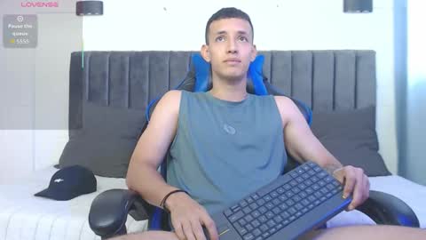 Hi guys im new 3 online show from 10-16-25, 06:42
