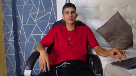 Snapshot of jakemoxleey chatting on 12-20-24, 01:00 jakemoxleey online show from 12-20-24, 01:00