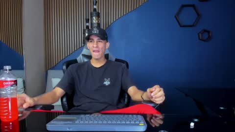 Snapshot of jakemoxleey chatting on 01-20-25, 07:04 jakemoxleey online show from 01-20-25, 07:04