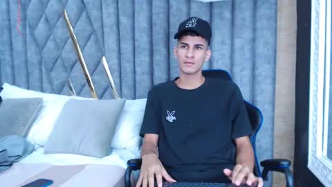 Snapshot of jakemoxleey chatting on 02-20-25, 12:47 jakemoxleey online show from 02-20-25, 12:47