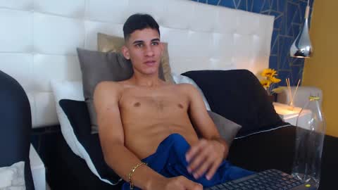 Snapshot of jakemoxleey chatting on 02-25-25, 03:27 jakemoxleey online show from 02-25-25, 03:27