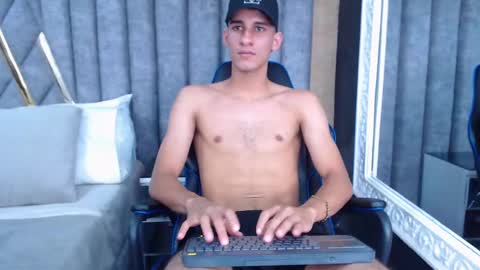 Snapshot of jakemoxleey chatting on 03-06-25, 06:05 jakemoxleey online show from 03-06-25, 06:05