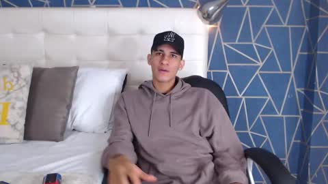 Snapshot of jakemoxleey chatting on 03-12-25, 01:30 jakemoxleey online show from 03-12-25, 01:30