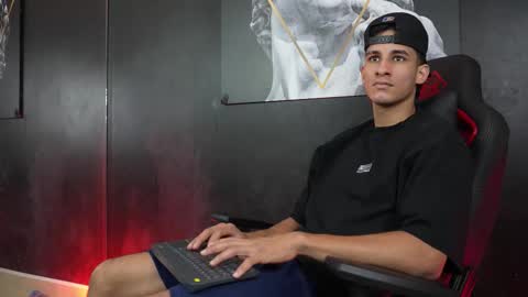 Snapshot of jakemoxley chatting on 11-07-25, 03:56 JakeMoxley online show from 11-07-25, 03:56