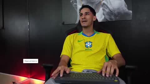 Snapshot of jakemoxley chatting on 11-16-25, 04:45 JakeMoxley online show from 11-16-25, 04:45