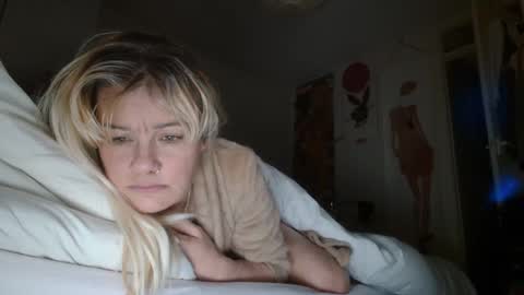 Snapshot of jakkilouise chatting on 03-06-25, 01:37 JAKKI LOUISE pornstar online show from 03-06-25, 01:37