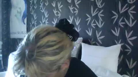 Snapshot of jakkilouise chatting on 09-11-25, 04:51 JAKKI LOUISE pornstar online show from 09-11-25, 04:51