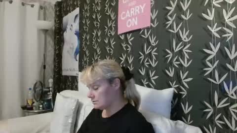 Snapshot of jakkilouise chatting on 09-17-25, 08:43 JAKKI LOUISE pornstar online show from 09-17-25, 08:43