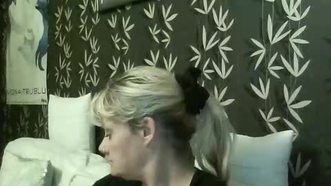 Snapshot of jakkilouise chatting on 10-10-25, 09:58 JAKKI LOUISE pornstar online show from 10-10-25, 09:58