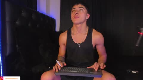LeonardoInsta LeonardoperezcoPvt open online show from 12-02-24, 03:26