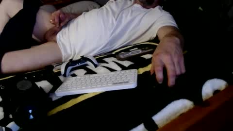 what you in too online show from 01-05-26, 07:06