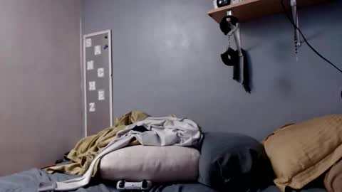 what you in too online show from 04-12-26, 05:12