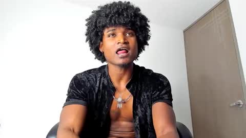 james_makony_1 online show from 01-15-25, 05:50