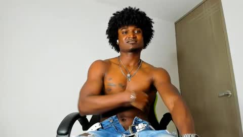 james_makony_1 online show from 01-30-25, 03:19