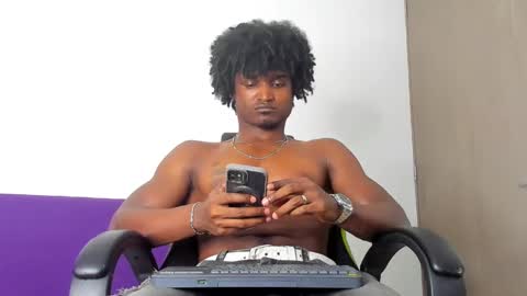 james_makony_1 online show from 02-17-25, 08:41