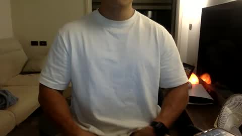 jamesmo820913 online show from 11-09-25, 02:37