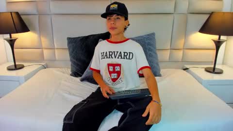 jamess_ford online show from 02-19-25, 03:28