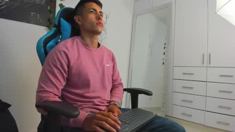 Jamess hott online show from 01-06-25, 10:35