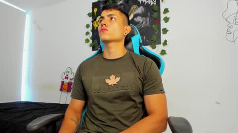 Jamess hott online show from 01-08-25, 01:20