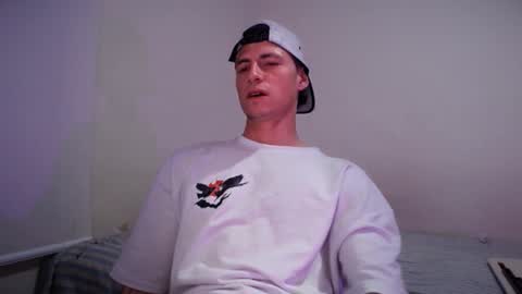 Snapshot of jamesss____ chatting on 12-13-24, 02:21 jamesss____ online show from 12-13-24, 02:21