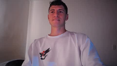 Snapshot of jamesss____ chatting on 12-15-24, 07:42 jamesss____ online show from 12-15-24, 07:42