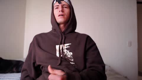 Snapshot of jamesss____ chatting on 12-18-24, 04:28 jamesss____ online show from 12-18-24, 04:28
