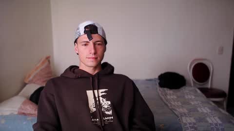 Snapshot of jamesss____ chatting on 12-21-24, 03:31 jamesss____ online show from 12-21-24, 03:31