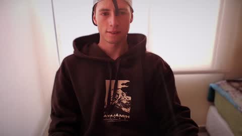 Snapshot of jamesss____ chatting on 01-12-25, 10:22 jamesss____ online show from 01-12-25, 10:22