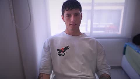Snapshot of jamesss____ chatting on 01-13-25, 03:47 jamesss____ online show from 01-13-25, 03:47