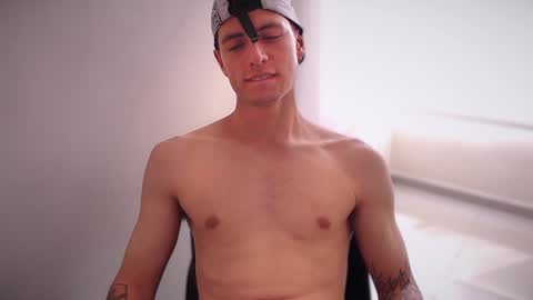 Snapshot of jamesss____ chatting on 01-16-25, 06:48 jamesss____ online show from 01-16-25, 06:48