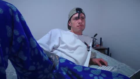 Snapshot of jamesss____ chatting on 02-11-25, 04:01 jamesss____ online show from 02-11-25, 04:01