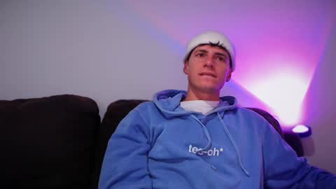 Snapshot of jamesss____ chatting on 02-26-25, 04:14 jamesss____ online show from 02-26-25, 04:14