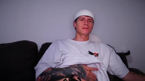 Snapshot of jamesss____ chatting on 02-27-25, 01:48 jamesss____ online show from 02-27-25, 01:48
