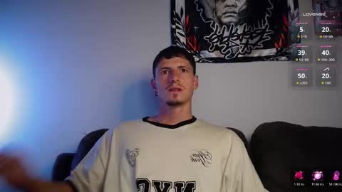 Snapshot of jamesss____ chatting on 09-21-25, 01:51 jamesss____ online show from 09-21-25, 01:51