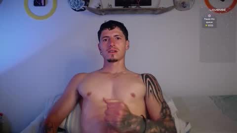 Snapshot of jamesss____ chatting on 09-30-25, 05:23 jamesss____ online show from 09-30-25, 05:23