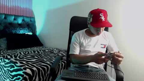 Snapshot of jamhot_tatto chatting on 10-22-25, 01:39 Jamhot online show from 10-22-25, 01:39