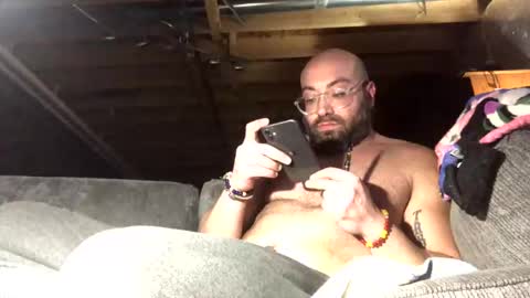 Snapshot of jamie19905 chatting on 12-22-24, 06:39 jamie19905 online show from 12-22-24, 06:39